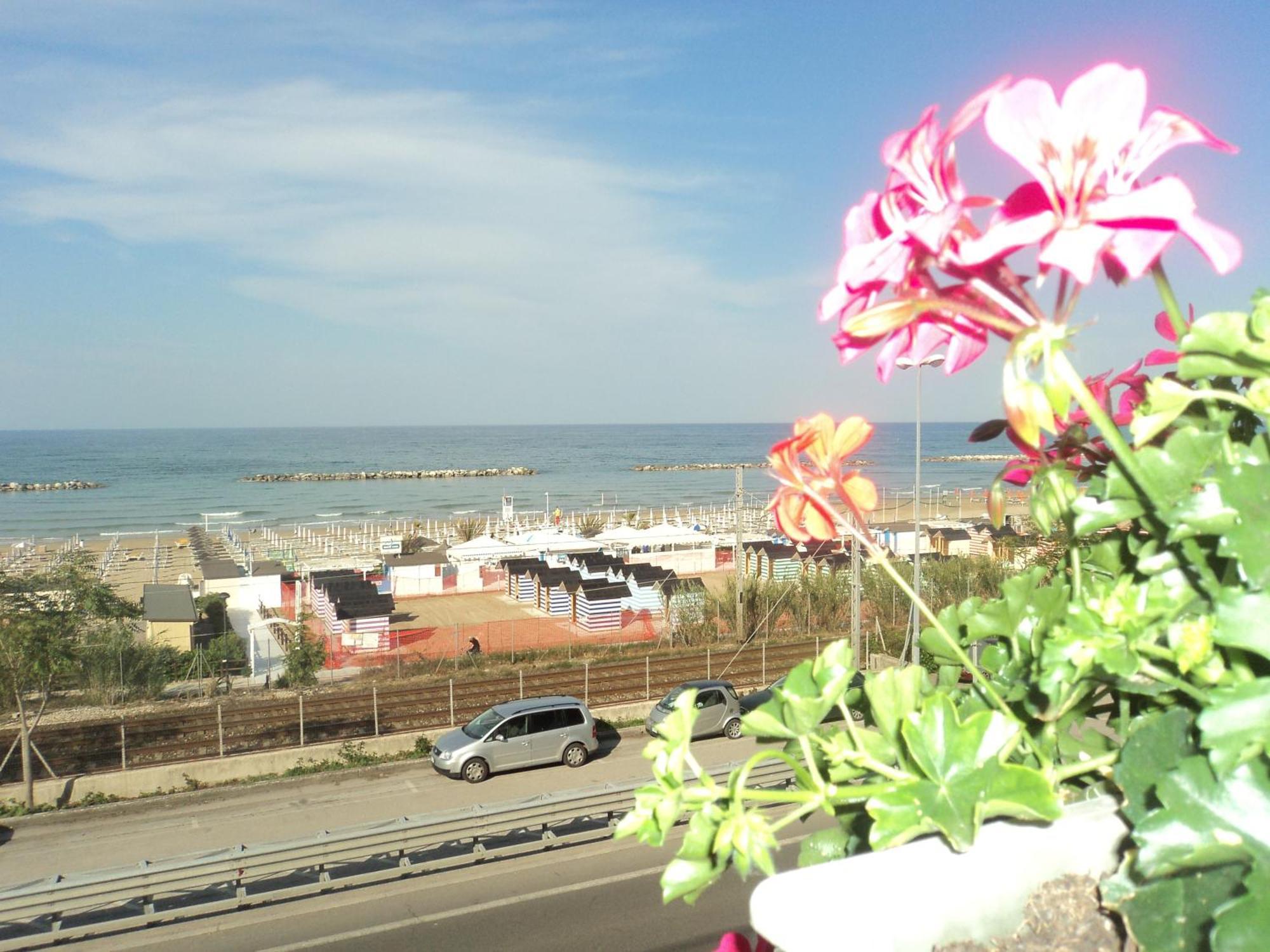 Hotel Ristorante Miramare Pesaro Exterior foto